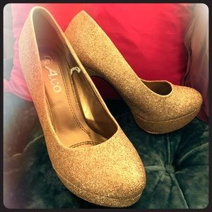 Glittering in Gold Platforms